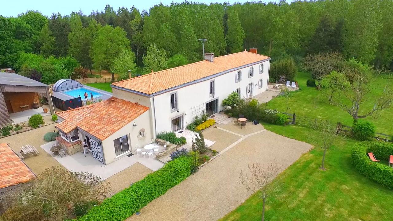 Chambres D'Hotes Au Gite De La Pommeraie Landeronde 외부 사진